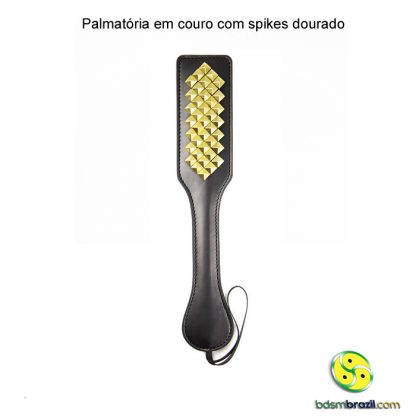 Palmatória em couro com spikes dourado