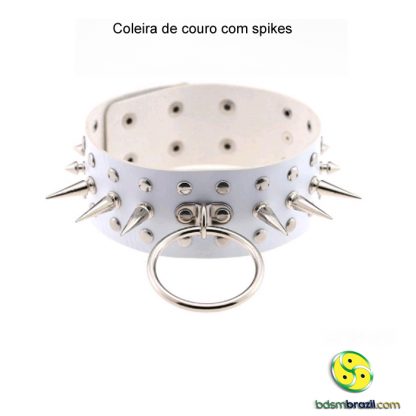 Coleira de couro com spikes